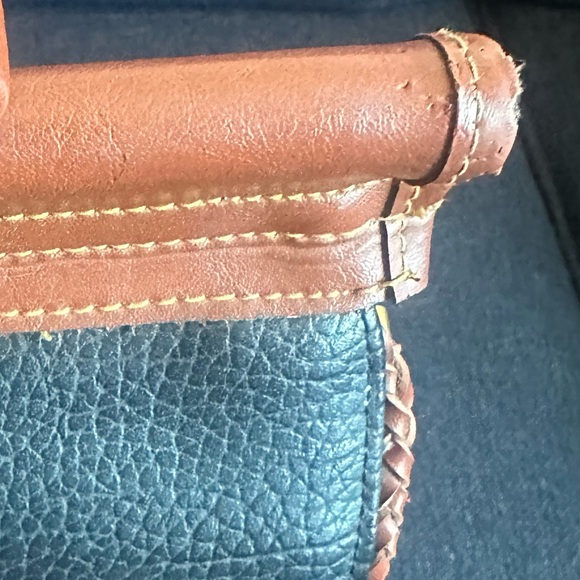 RARE VINTAGE Dooney and Bourkey Purse/ Handbag - Picture 5 of 14